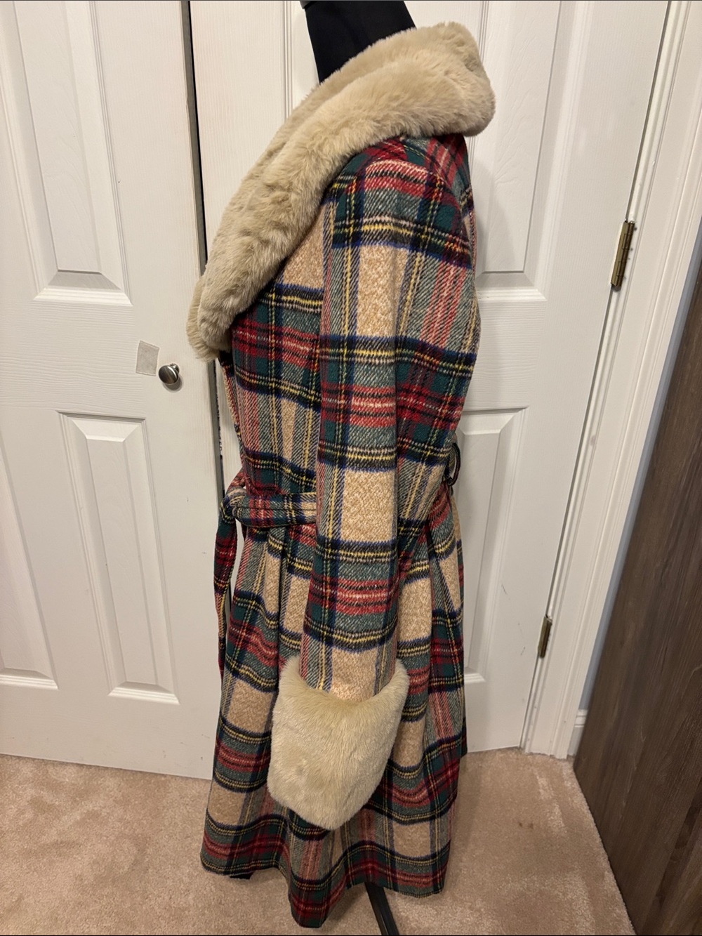Flora Bea NYC Princess Cut Plaid Coat - Picture 8 of 10